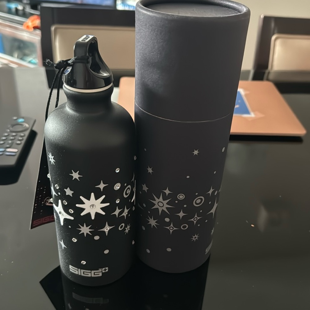 New in Box - Limited Edition Swarovski SIGG water bottle